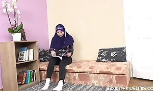 Sexy muslim teacher gives pair lesson