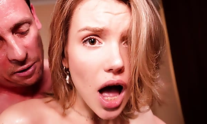 Cool-headed if It Hurts, Stepdad, I Want It!- Skinny Comme a Gets Fucked in the Ass by Her Stepfather
